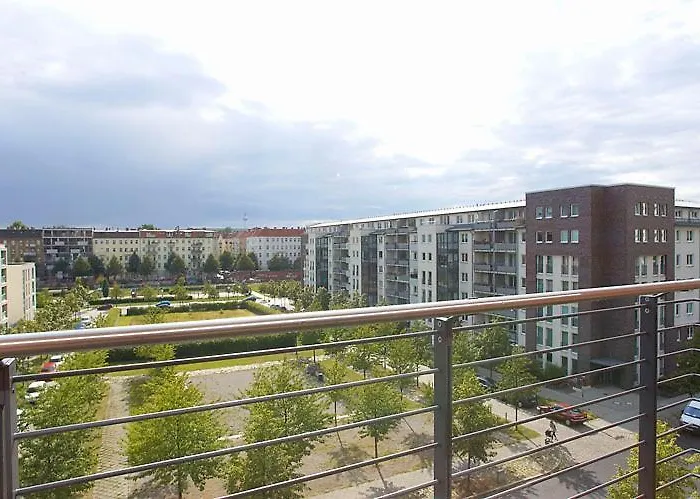 Spacious Friedrichshain Lägenhet *