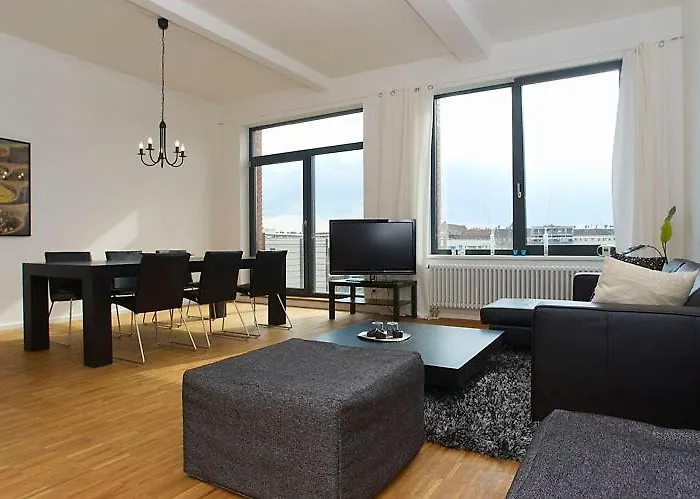 Spacious Friedrichshain برلين